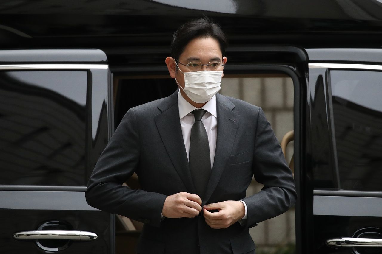 Wiceprezes Samsunga wraca do więzienia (fot. Getty Images)
