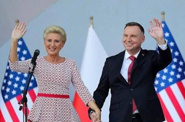 Biało-czerwona Agata Duda towarzyszy mężowi podczas spotkania z amerykańską Polonią (FOTO)