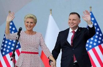 Biało-czerwona Agata Duda towarzyszy mężowi podczas spotkania z amerykańską Polonią (FOTO)