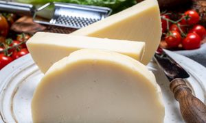 Ten ser powinno się podawać dzieciom i seniorom. Ma mnóstwo białka i wapnia, przyspiesza regenerację