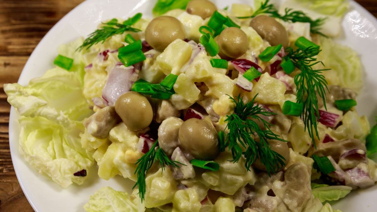 Sałatka pieczarkowa - Pyszności