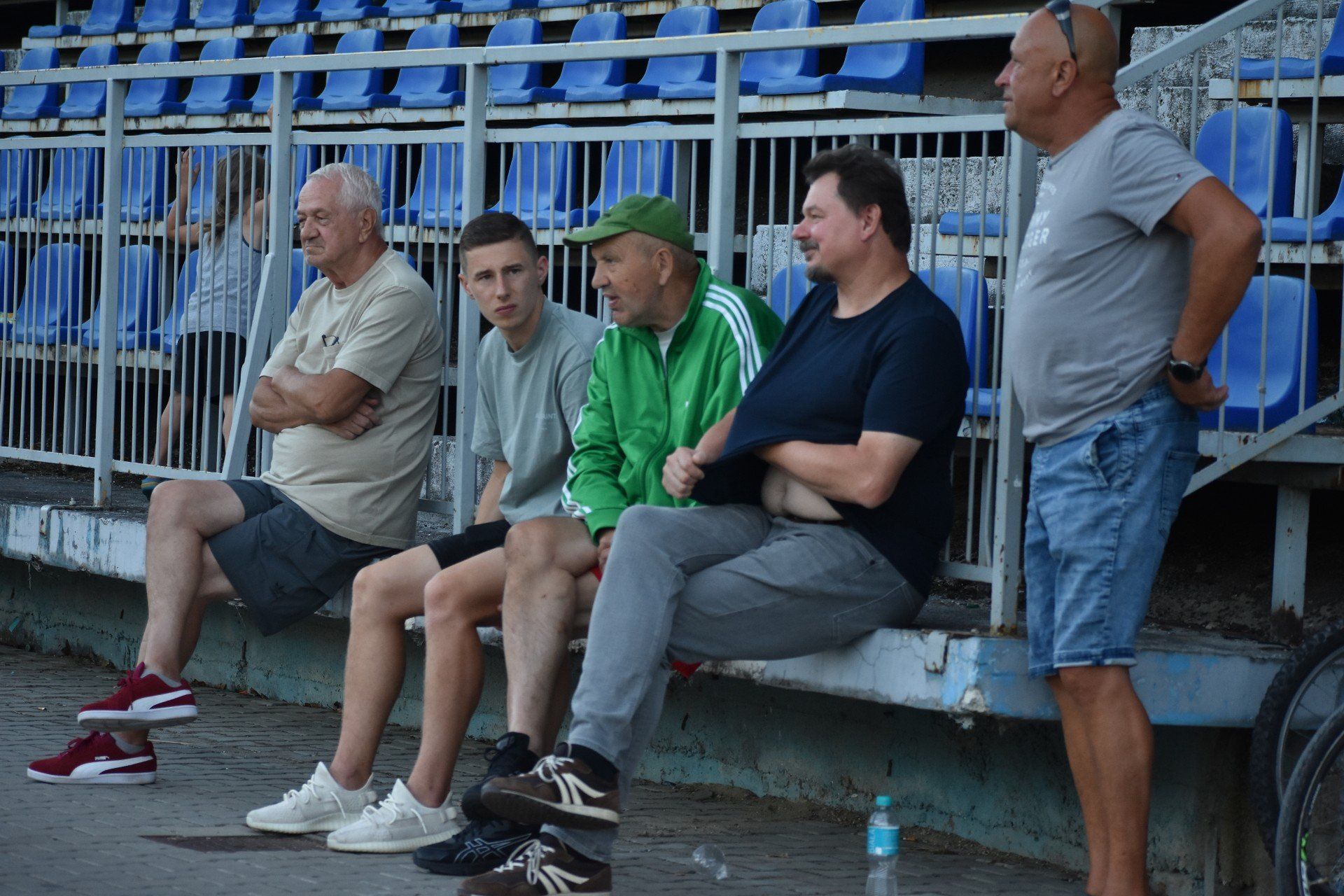 Proszowianka (białe stroje) pokonała w meczu kontrolnym Nadwiślankę Nowe Brzesko 4:2