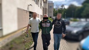 Osiedlowy diler zatrzymany. Miał narkotyki i papierosy bez akcyzy