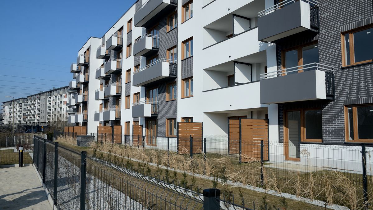 New residential buildings in Poland. Hundreds of new apartments built in Wroclaw, Poland.
Bartlomiej Magierowski
apartment, external, outdoor, facade, windows, residential, building, living, polish, poland, balcony, home, house, architecture, modern, new, spring, place
