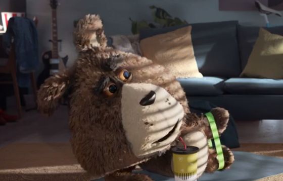 Trening bez spiny w reklamie Plusha na Kartę (wideo)