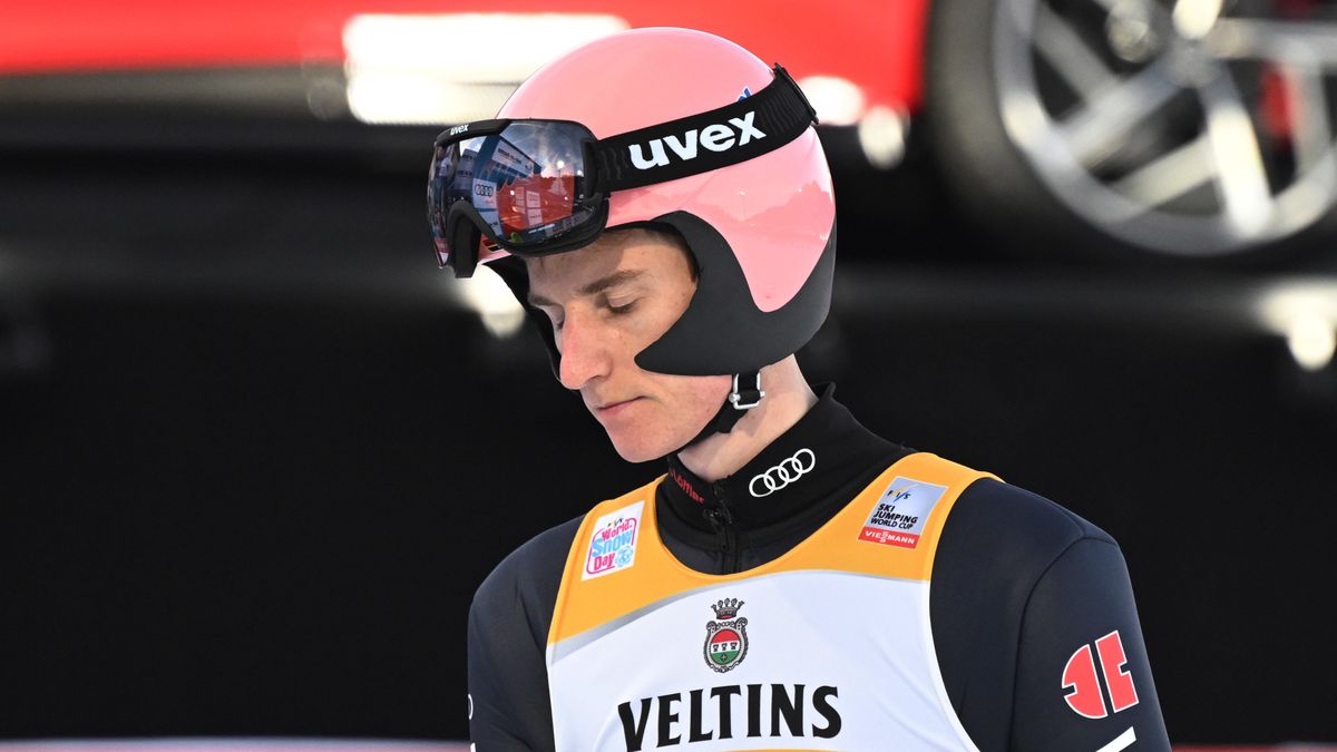 epa09662876 Karl Geiger of Germany reacts during the second stage of the 70th Four Hills Tournament in Garmisch Partenkirchen, Germany, 01 January 2022.  EPA/PHILIPP GUELLAND Dostawca: PAP/EPA.