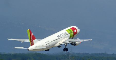 Na pokładzie wybuchł pożar. Pilot natychmiast podjął decyzję