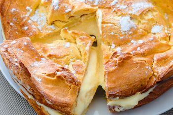 W PRL-u podawano ją nawet na weselach. Zrobię na Wielkanoc z brzoskwiniami