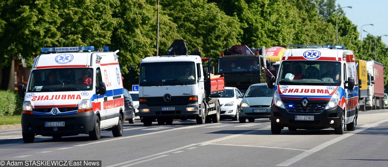 Jak reagować na pojazdy uprzywilejowane? Kierowcy karetek zabierają głos