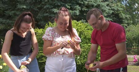 "Rolnik szuka żony". Widzowie narzekają na nudę. Najgorsza scena? Smażenie placków