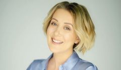 „Bądźmy razem w domu” nowym codziennym programem TVP1 dla seniorów. Urszula Rogala gospodynią