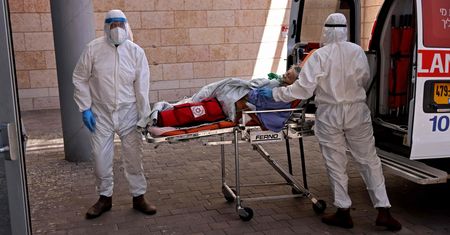 Izrael notuje rekordy zakażeń. Chętnych do szczepień coraz mniej