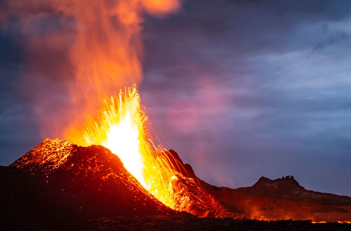 The pilot flew the plane close to the erupting volcano.