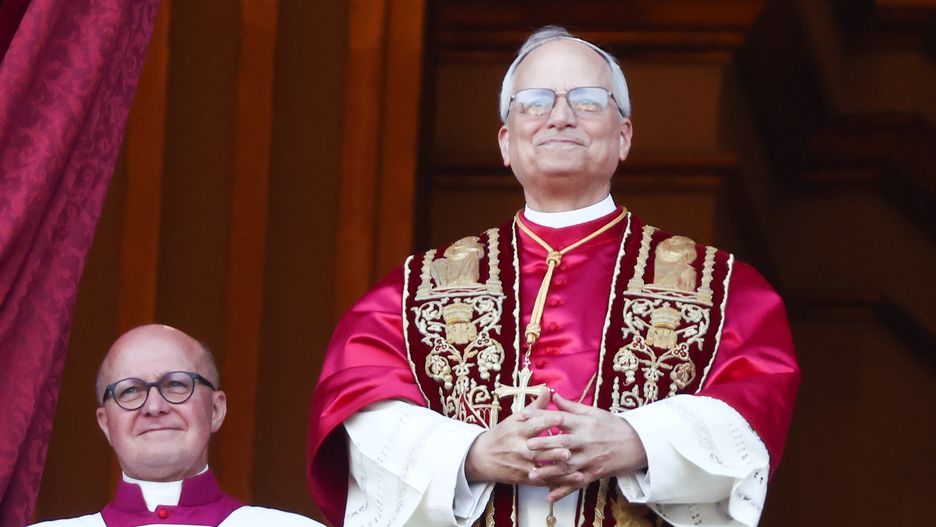 Papież Leon XIV na placu Świętego Piotra