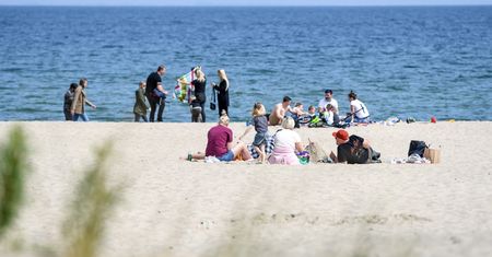 1000 zł na wakacje. Turyści ruszą na plaże? Ekspert apeluje