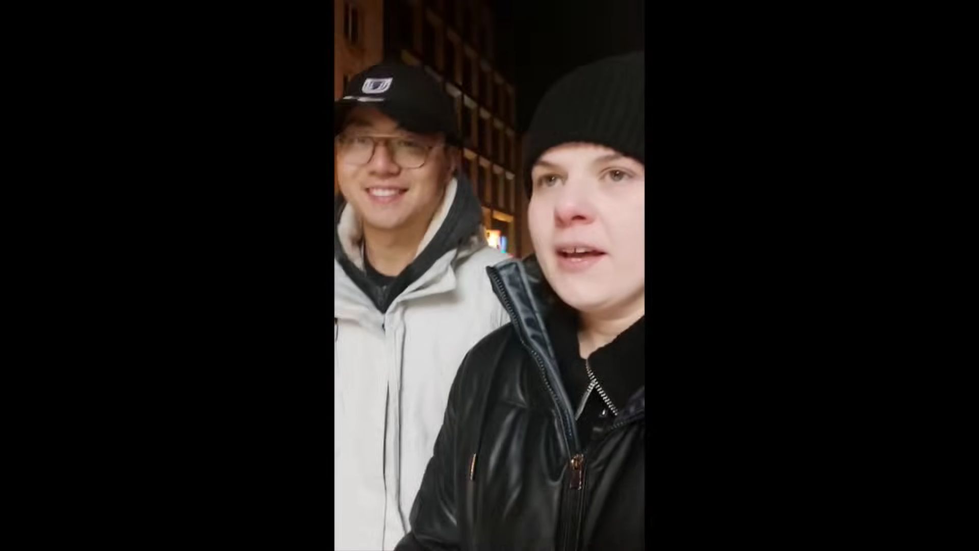 Makowkamusic zaprosiła nieznajomego Azjatę na sylwestra do cioci