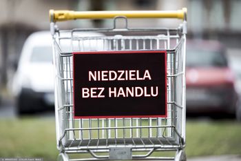 Zakaz handlu w niedziele. Polacy chcą zmian