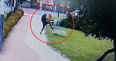 42-latek bawił się karatekę. Oburzające sceny w Pabianicach