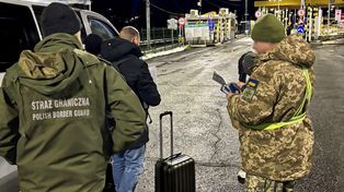 Olsztyn: Jeden wjechał w auto, drugi w znak. Obaj prowadzili po alkoholu