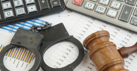 Wyłudziła setki tysięcy złotych z NFZ. 42-latka z Tychów z ponad 340 zarzutami