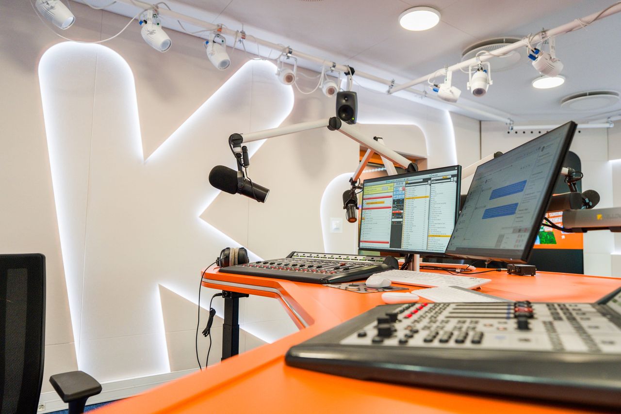 Radio ESKA świętuje otwarcie nowego studia. "Parapetówka" z Roxie Węgiel, Dydułą i Cyms’em oraz gośćmi z internetu