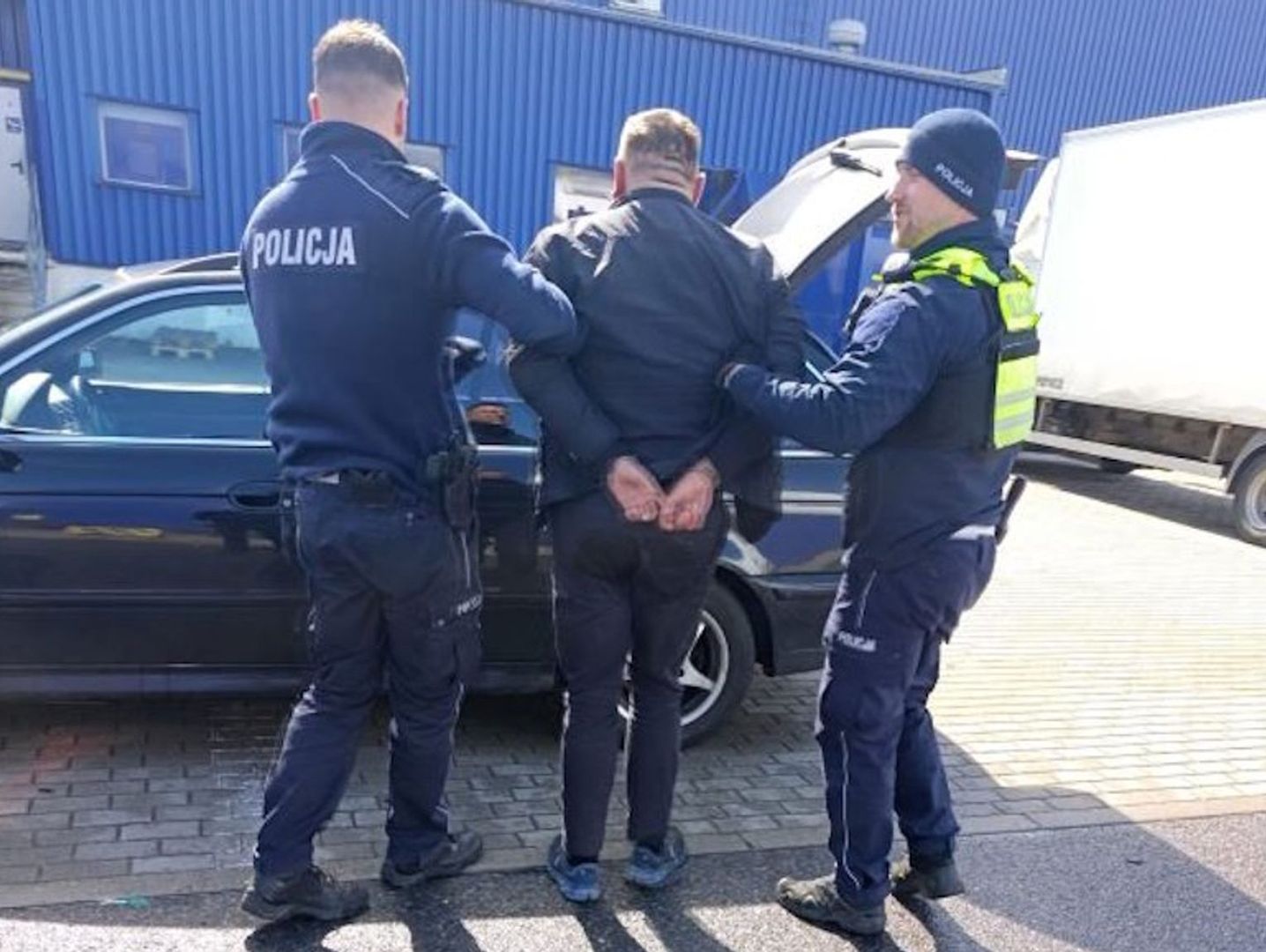 Pościg za bmw. Kierowca po narkotykach i niezarejestrowane auto