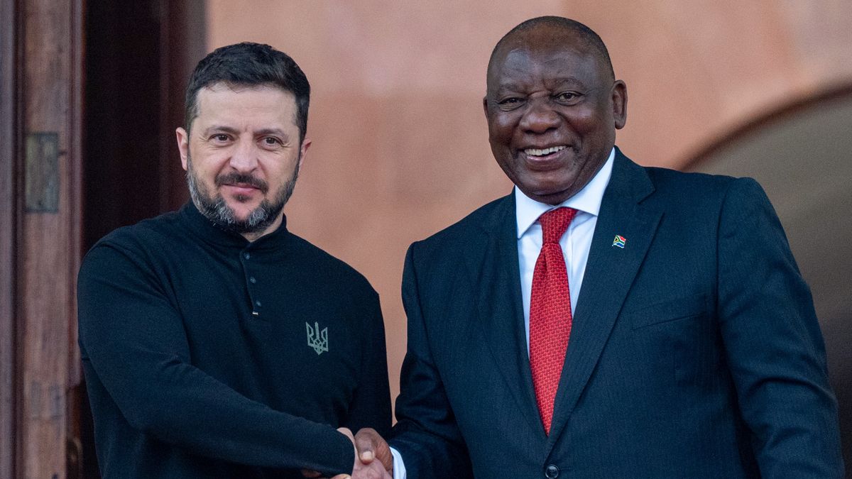 Ukraine President Volodymyr Zelenskiy Visits South Africa as US-Brokered Peace Talks Stumble
Cyril Ramaphosa, South Africa's president, right, welcomes Volodymyr Zelenskiy, Ukraine's president, at the Union Buildings in Pretoria, South Africa, on Thursday, April 24, 2025. President Volodymyr Zelenskiy became the fist leader of Ukraine to visit South Africa in a bid to expand diplomatic outreach while he can no longer fully rely on US as his nation's key ally and the peace deal with Russia remains elusive. Photographer: Leon Sadiki/Bloomberg via Getty Images
Bloomberg
emea, best photos, south african, best photo, african, government news