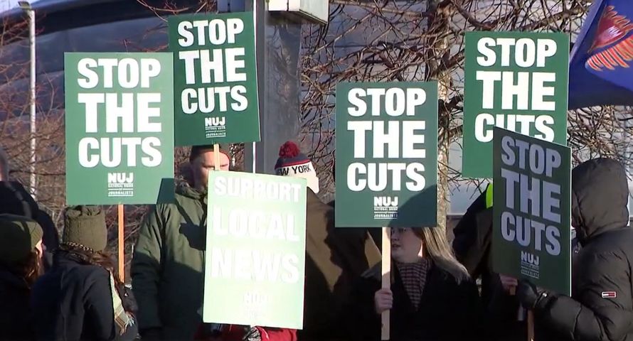 Duże zwolnienia w Szkocji. 80 dziennikarzy strajkuje na ulicach