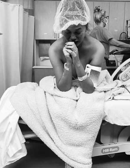 Chrissy Teigen zrobiła sobie tatuaż z imieniem synka