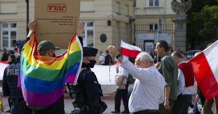 Najnowszy sondaż ws. listu ambasadorów. Dokument podzielił Polaków
