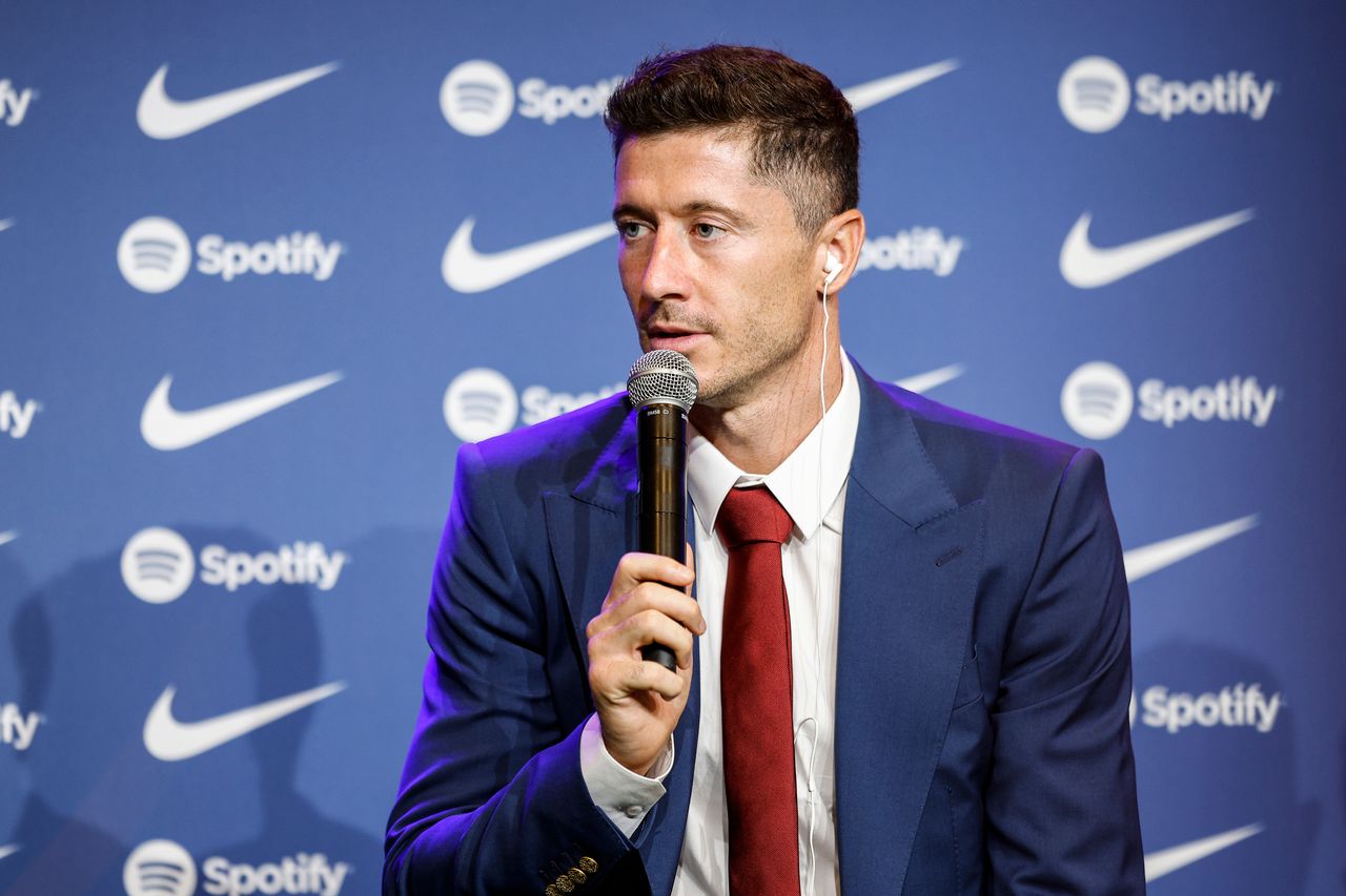 Kontrakt Lewandowskiego wygasa. Media łączą go z tymi klubami