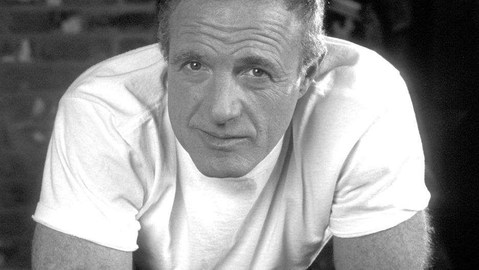 James Edmund Caan zmarł 6 lipca 2022 r.