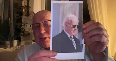 Jackowski powąchał zdjęcie Bidena. Wtedy ujrzał wizję