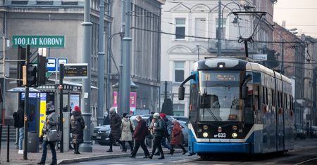 Krakowskie MPK wprowadziło możliwość płacenia za bilety komunikacyjne BLIK-iem