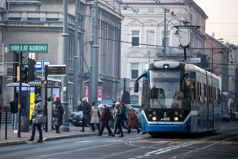 Krakowskie MPK wprowadziło możliwość płacenia za bilety komunikacyjne BLIK-iem