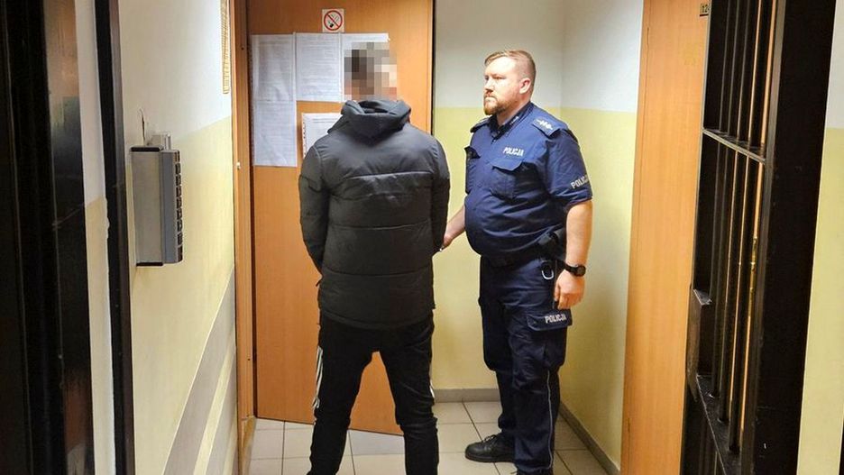 24-latek został zatrzymany. Został wobec niego zastosowany dozór policyjny