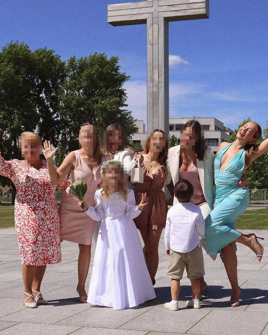 Wiktoria Gąsiewska na komunii chrześnicy 