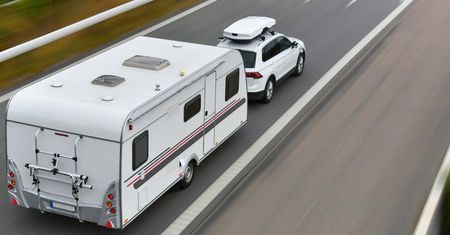 Majówka pod kontrolą e-TOLL. Kierowcy cięższych pojazdów muszą pamiętać o opłatach