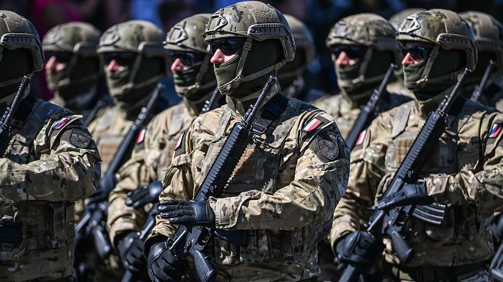 Powrót poboru do wojska? Polacy są podzieleni
