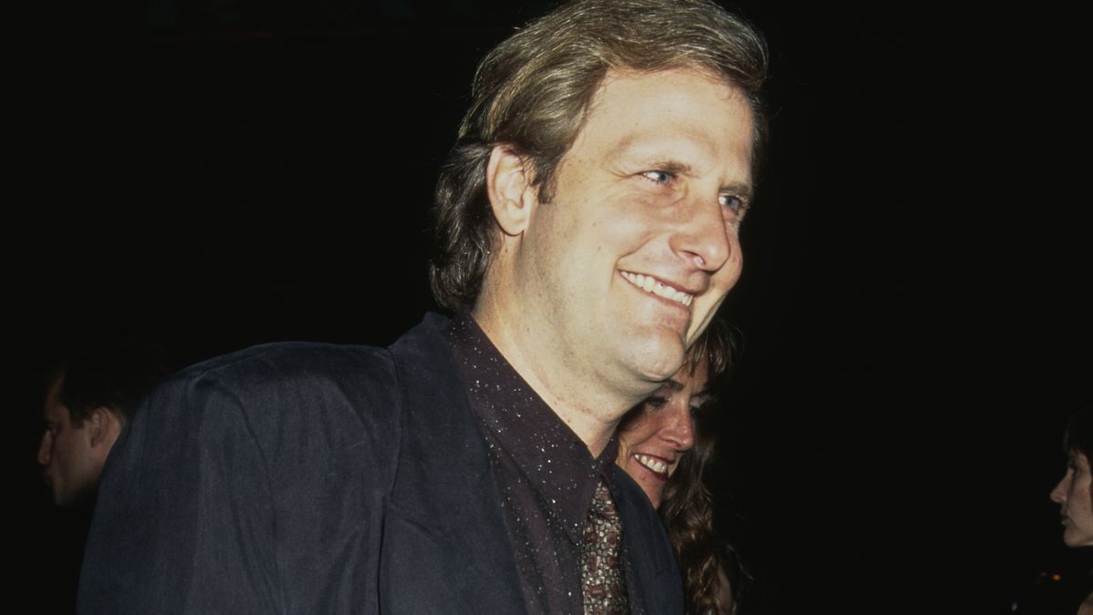 'Dumb & Dumber' Hollywood PremiereAmerican actor Jeff Daniels attends the Hollywood premiere of 'Dumb and Dumber', held at the Cinerama Dome Theater in the Hollywood neighbourhood of Los Angeles, California, 6th December 1994. (Photo by Vinnie Zuffante/Getty Images)Vinnie Zuffantehuty32265