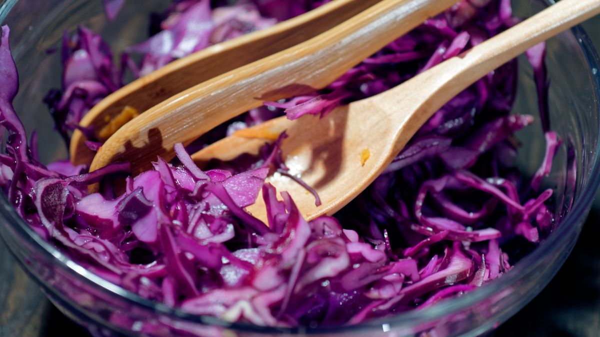 Surówka z czerownej kapusty - Pyszności