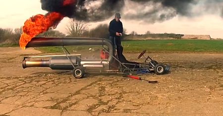 Gokart z napędem rakietowym. Bez ryzyka nie ma zabawy!