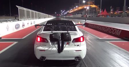Lexus IS F z twin turbo odlatuje z toru [WIDEO]