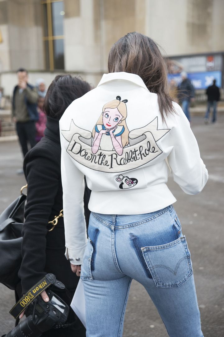 Jeansy z przeszytą kieszenią