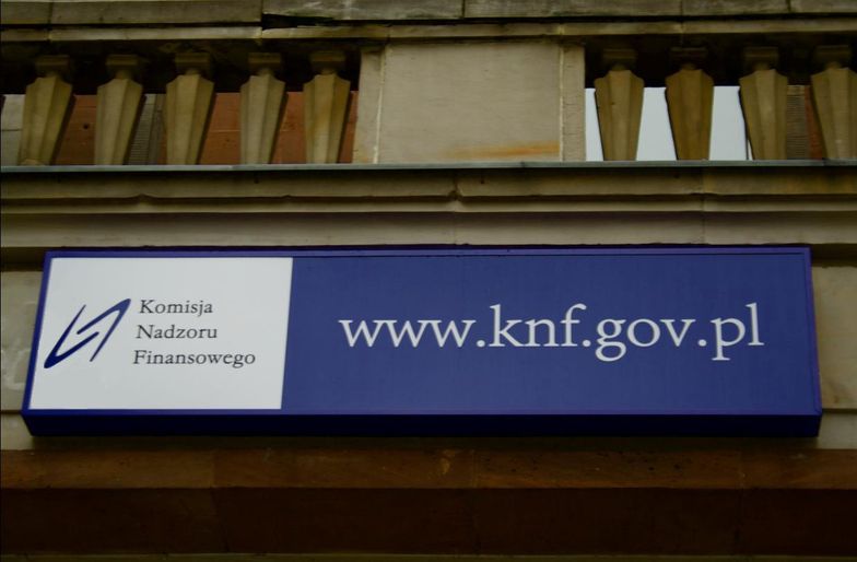 Na zdjęciu logo Komisji Nadzoru Finansowego