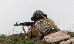 Austriacy omijają sankcje. Wysyłają Rosjanom snajperskie lunety