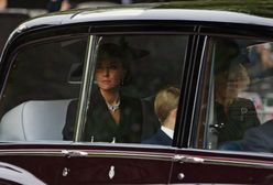 Taką biżuterię miała księżna Kate na pogrzebie Elżbiety II. Co oznaczają perły?