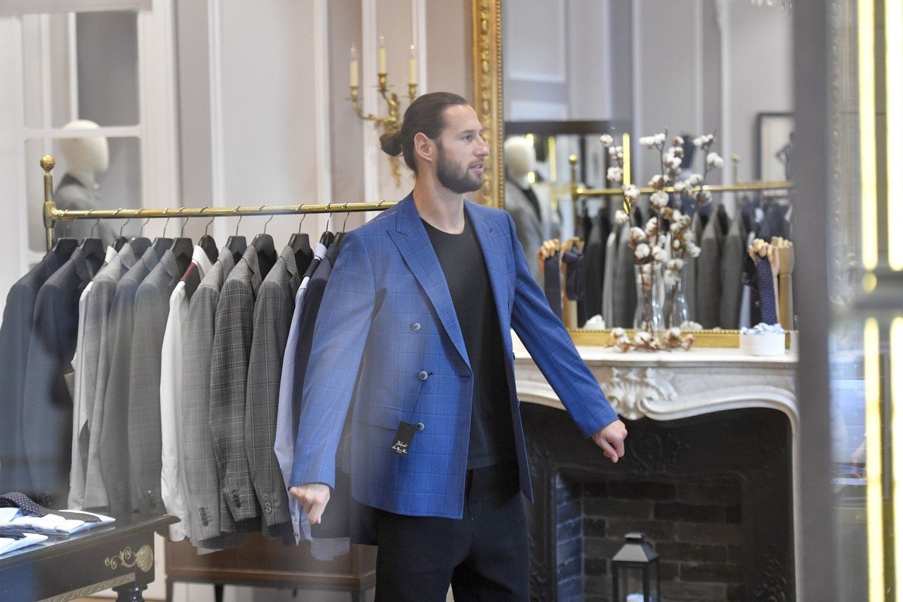 Łączy sport i nienachalną elegancję. Stylizacje Grzegorza Krychowiaka mają w sobie "to coś"