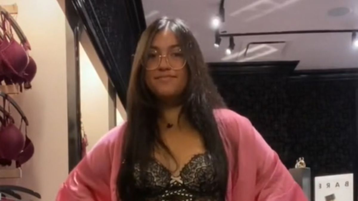 Tiktokerka pracuje w salonie z bielizną