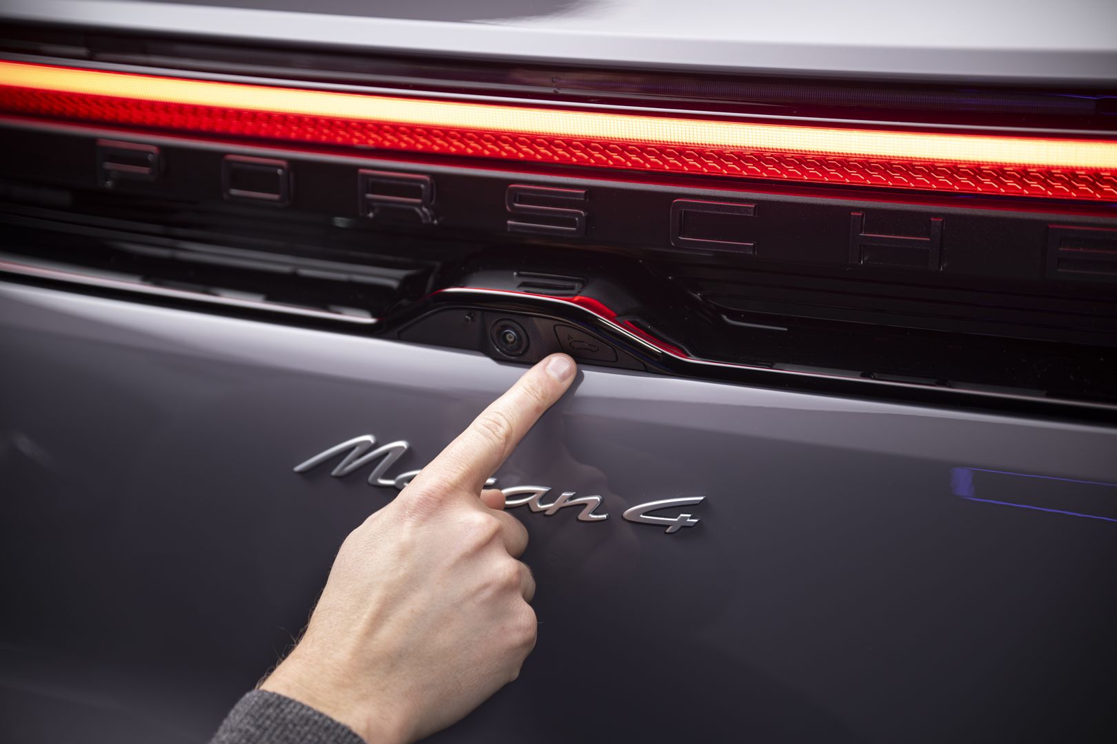 Porsche Macan (2024)